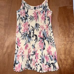 H&M floral ruffle tank top size 2